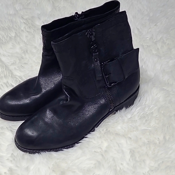 Sam Edelman Black Pull on Leather Boots - Picture 3 of 7